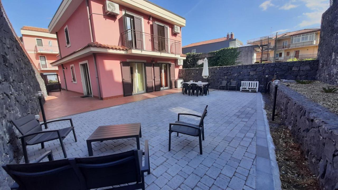 Leonardi Villa *